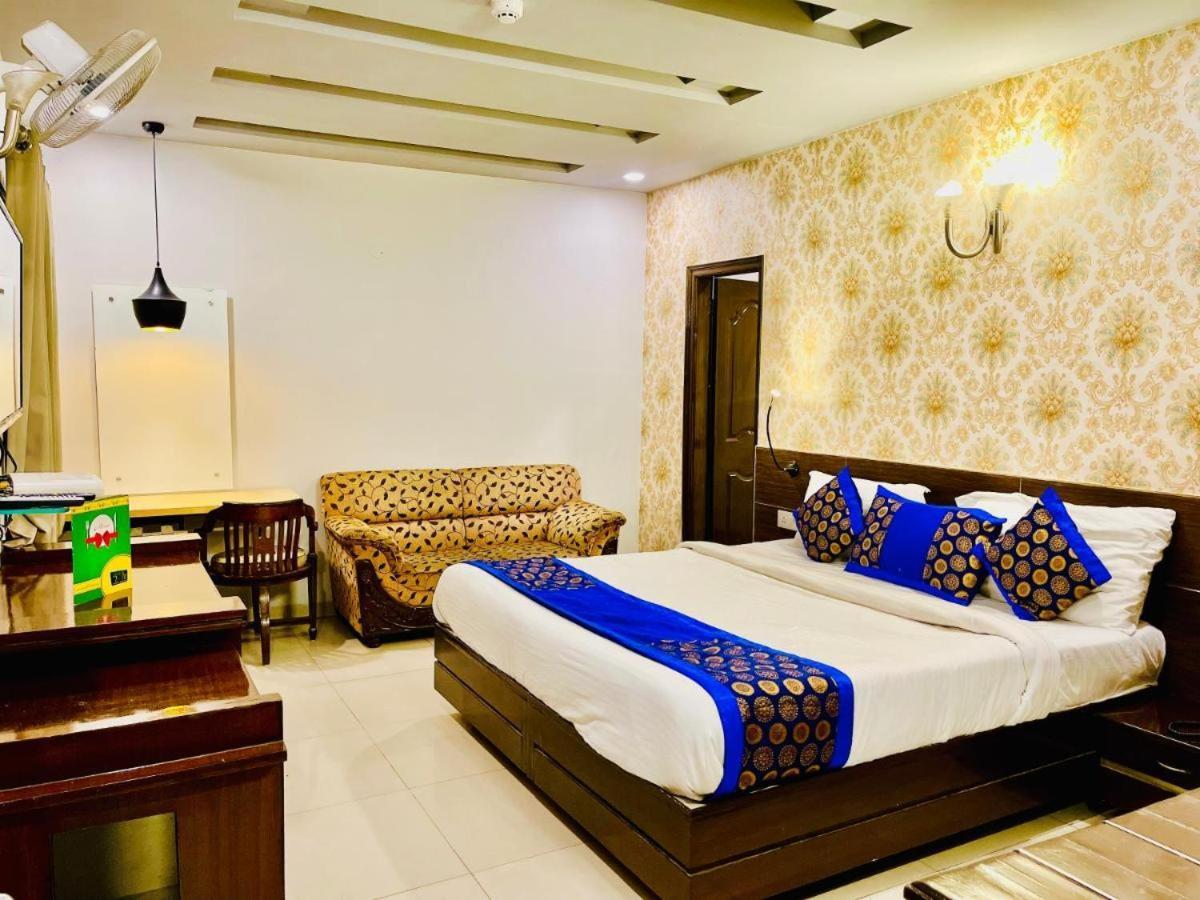Hotel Queens Tower Amritsar Exterior photo