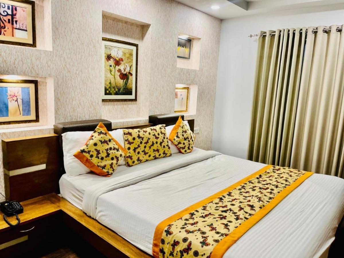 Hotel Queens Tower Amritsar Exterior photo