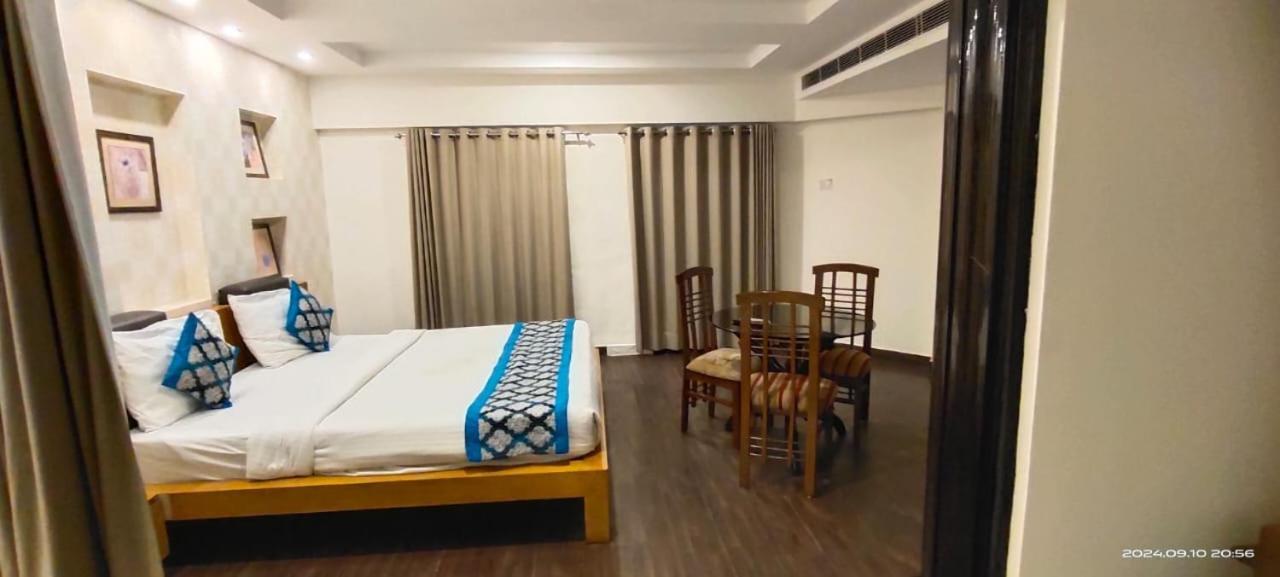Hotel Queens Tower Amritsar Exterior photo