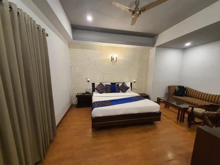 Hotel Queens Tower Amritsar Exterior photo